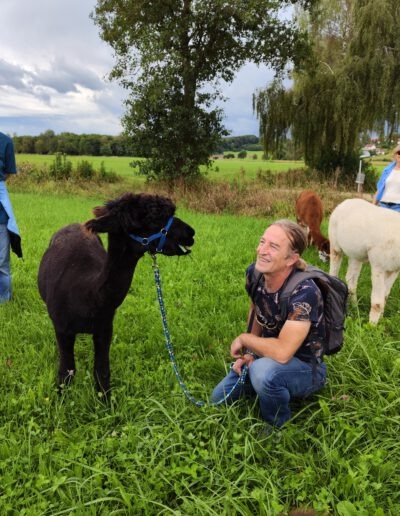 Gast mit Alpaka