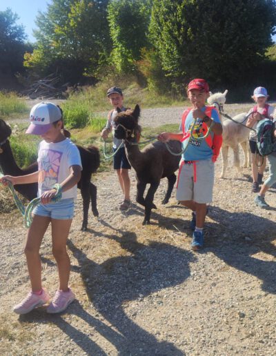 Kinder feiern Geburtstag